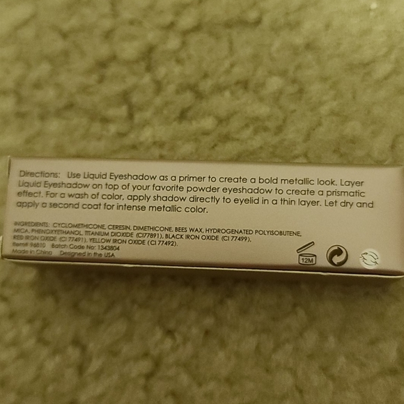 Manna Kadar Beauty Liquid Eyeshadow in Cosmic - Picture 3 of 4